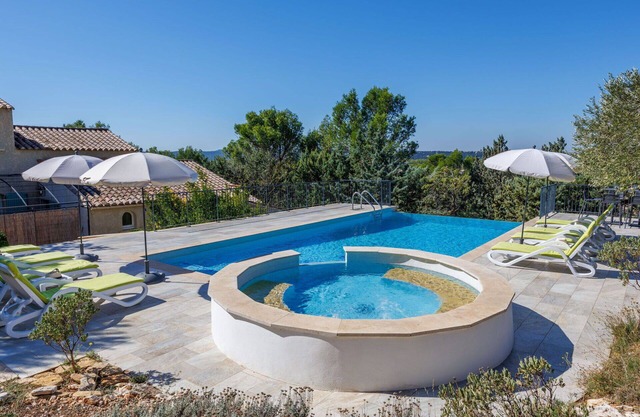 Wonderful private villa with WIFI, hot tub, private pool, A/C, TV, patio and panoramic view