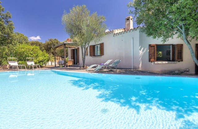 Wonderful private villa for 4 guests with private pool, WIFI, A/C, TV and patio