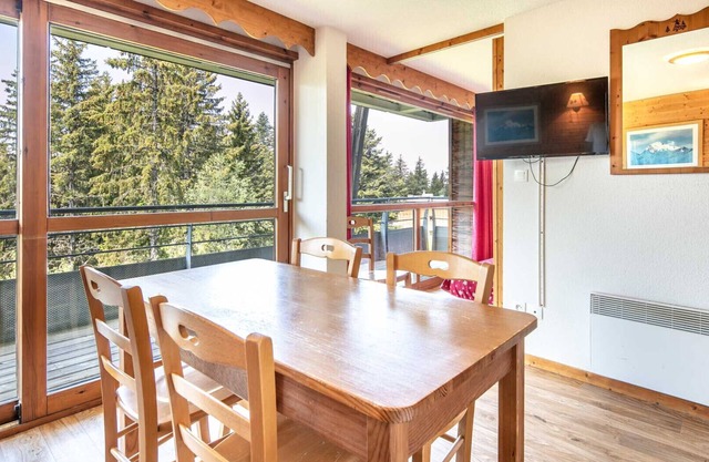 Wonderful 6-person apartment, mountain view balcony