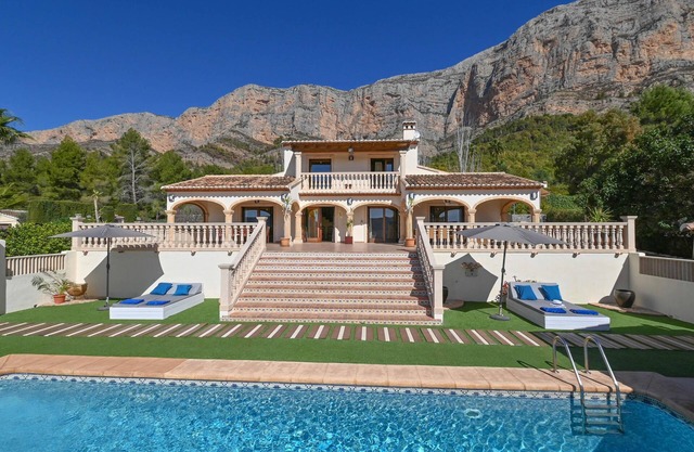 Wonderful and comfortable villa in Javea, Costa Blanca, Spain with private pool for 8 persons