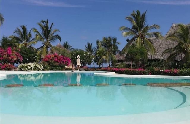 Wonderful cottage by the Indian ocean