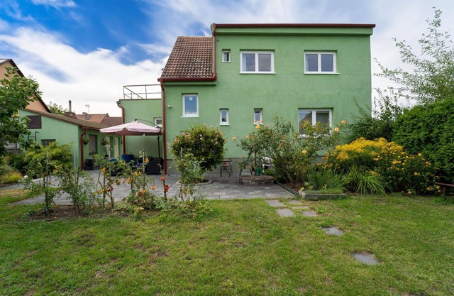 Wonderful private villa for 5 guests with WIFI, TV, terrace and pets allowed