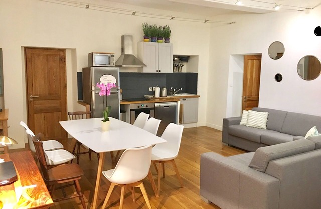 Wonderful flat on the pear!