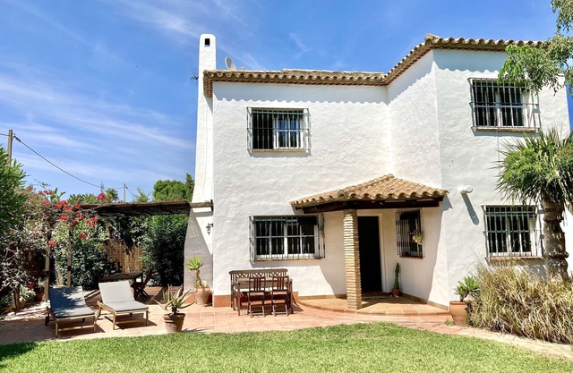 Wonderful holiday home with a big garden near the beach