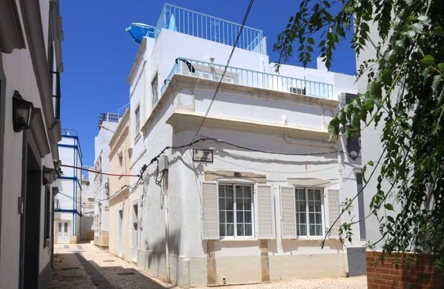 Wonderful house Built To Excellent Standards in the heart of Olhao.