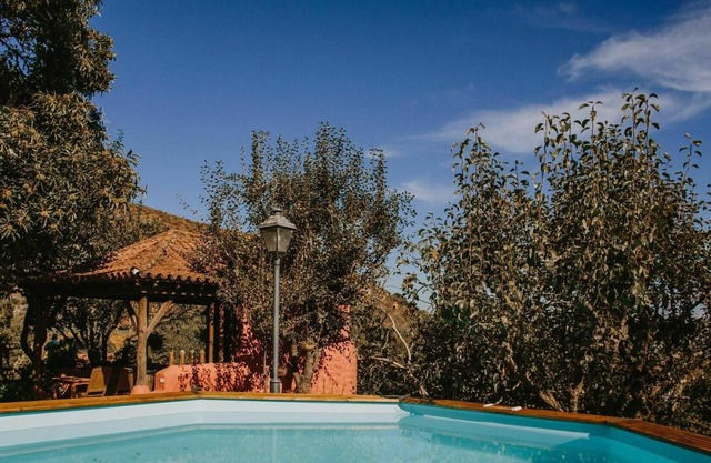 Wonderful private villa for 10 people with WIFI, pool, TV, patio and pets allowed