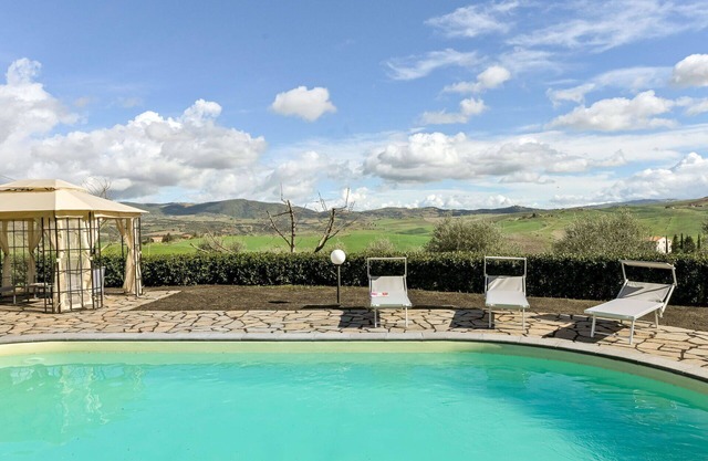 Wonderful private villa with private pool, WIFI, TV, patio, pets allowed and panoramic view