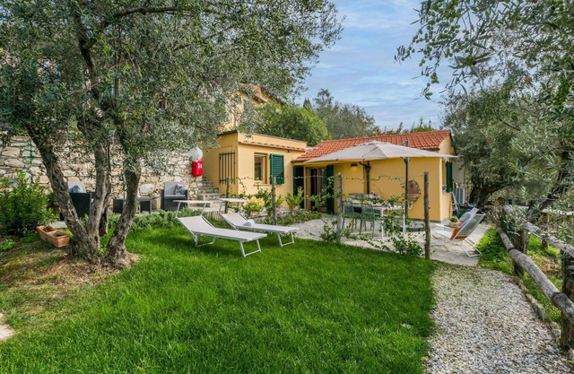 Wonderful private villa for 4 guests with WIFI, pool, A/C, TV and panoramic view
