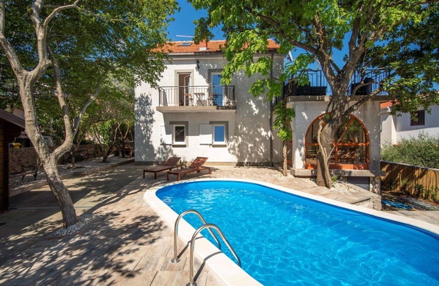 Wonderful private villa for 12 people with private pool, A/C, WIFI, TV, terrace and pets allowed