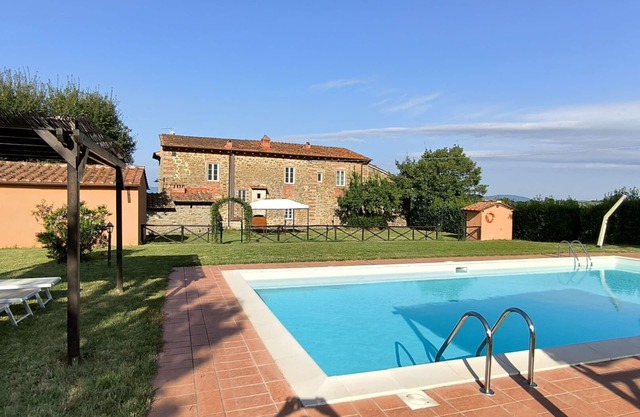 Wonderful private villa for 11 people with WIFI, private pool, TV, pets allowed and panoramic view