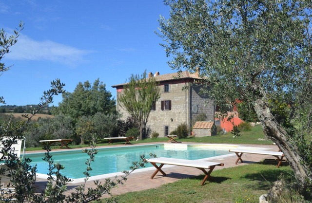 Wonderful private villa for 18 guests with WIFI, private pool, patio and pets allowed
