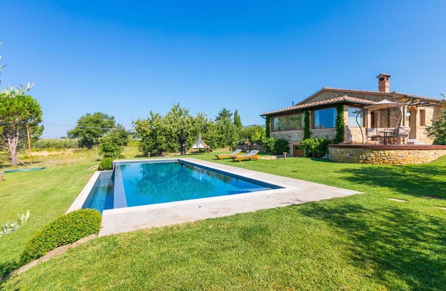 Wonderful private villa with private pool, WIFI, A/C, patio, pets allowed and panoramic view