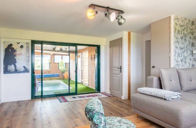 Wonderful private villa for 6 people with WIFI, private pool, TV, terrace and pets allowed