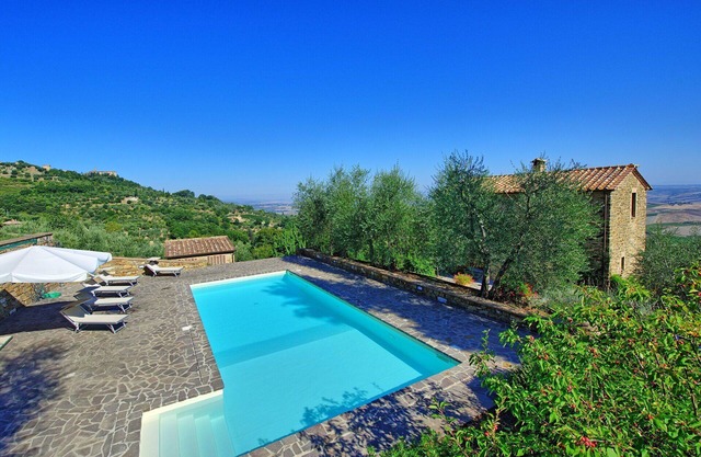 Wonderful private villa for 8 people with private pool, WIFI, patio and panoramic view