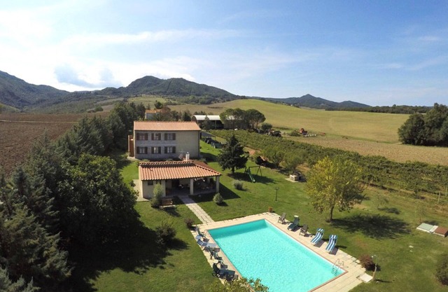 Wonderful private villa for 20 guests with private pool, WIFI, TV, terrace and panoramic view