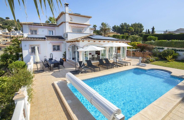 Wonderful private villa for 8 guests with A/C, WIFI, private pool, TV and terrace