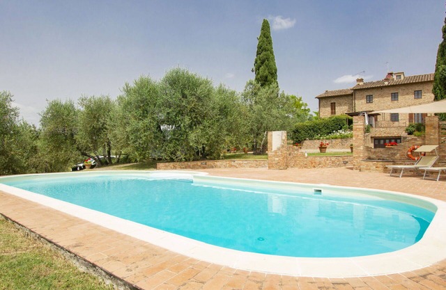 Wonderful private villa with WIFI, private pool, TV, patio, panoramic view, close to San Gimignano