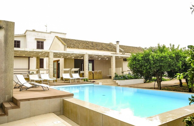 Wonderful private villa for 9 people with WIFI, A/C, private pool and TV