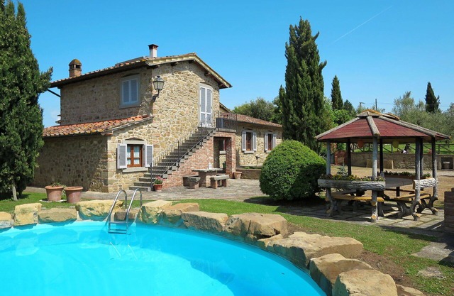 Wonderful private villa for 8 people with WIFI, private pool, TV, patio and pets allowed