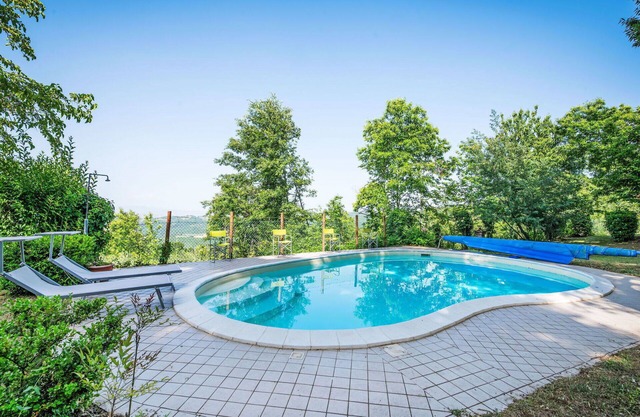 Wonderful private villa for 6 people with A/C, WIFI, private pool, TV, terrace and pets allowed
