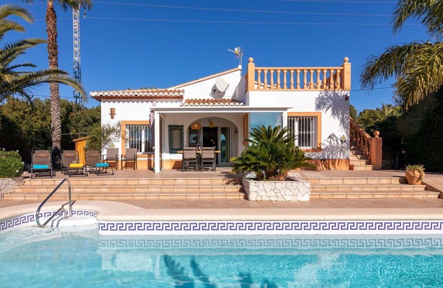Wonderful private villa for 6 guests with private pool, WIFI, A/C, TV and patio