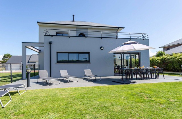 Wonderful private villa for 10 people with WIFI, TV, terrace and pets allowed