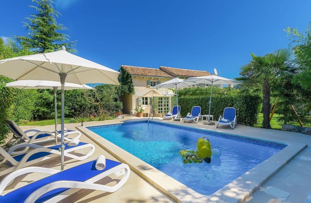 Wonderful private villa for 6 people with WIFI, A/C, private pool, TV and terrace