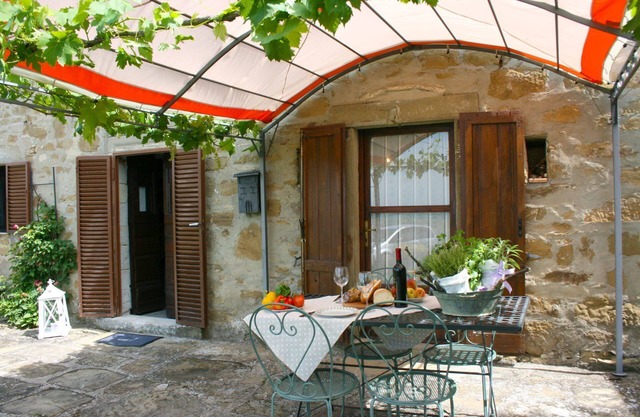 Wonderful private villa for 5 guests with WIFI, private pool, pets allowed and parking