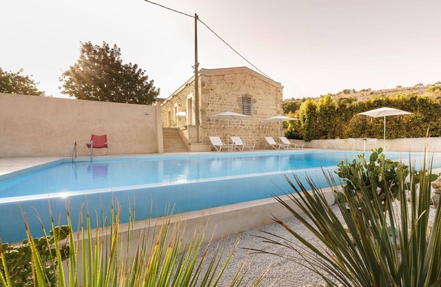 Wonderful private villa with sauna, hot tub, private pool, WIFI, A/C, TV, terrace and panoramic .