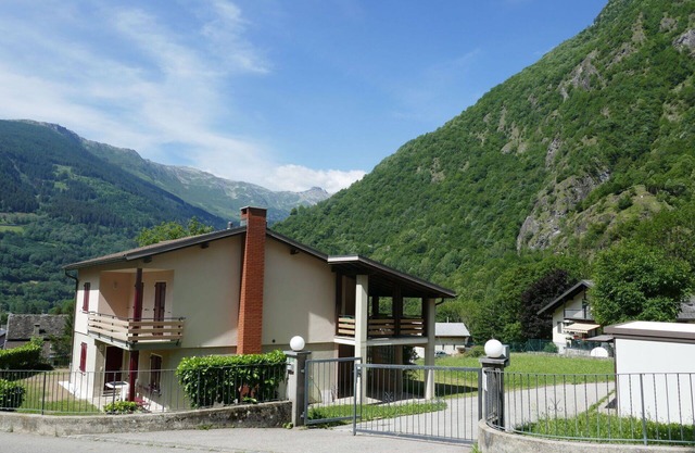 Wonderful villa for 5 guests with WIFI, TV, terrace, pets allowed and panoramic view