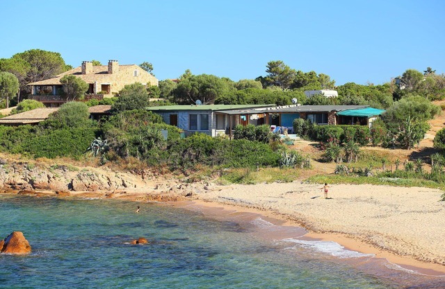Wonderful villa for 6 guests with WIFI, TV and patio