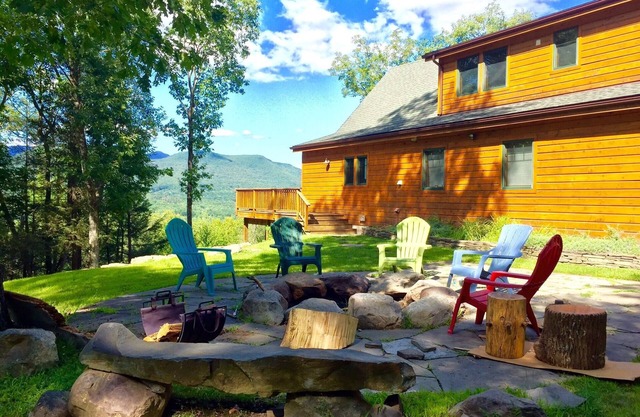 Woodstock mountainside retreat, nicest view in the Catskills! RELAX!