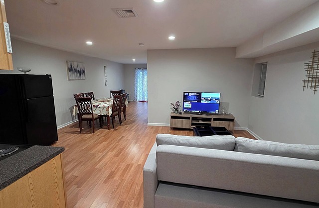 Work+Stay NYC+EWR Train Walk