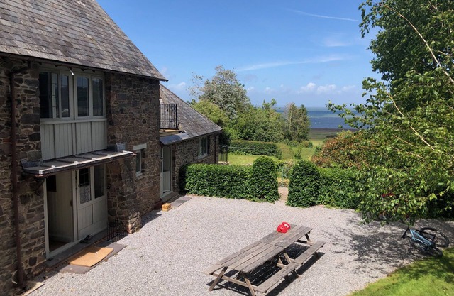 WORTHY BARN, pet friendly, country holiday cottage in Porlock Weir