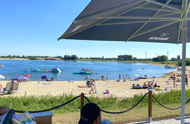 XL Glamping tent with bathroom in Lathum