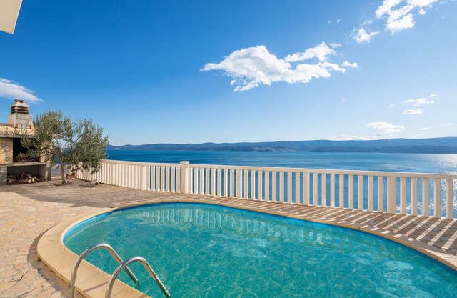 XXL PRIVATE BEACH VILLA