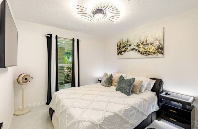 Y&B Luxury apartment.