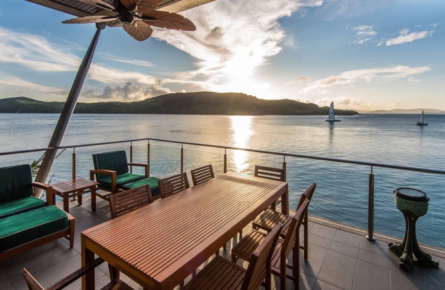 Yacht Club Villa 19 - Ocean Front with Private Pool, 2 Golf Buggies and transfers