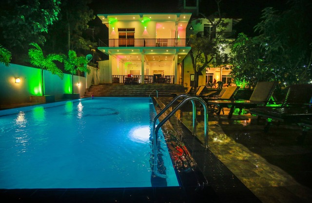 Yala Hotel River Front