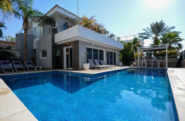 YalaRent Villa Belissimo with Private Pool