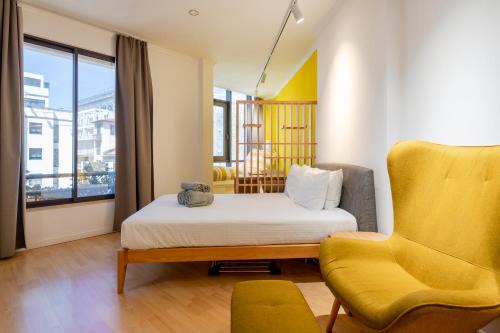 Yellow Sun Studio - Cozy Stay in Central Funchal