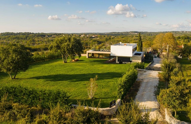 Yellow Tree Jurici Home & Spa with a large garden and indoor/outdoor pool