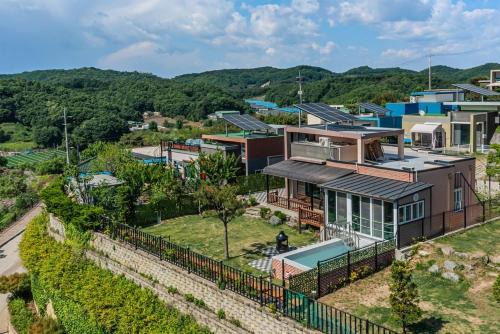 Yeoncheon Bowbow Aegyeon Pension