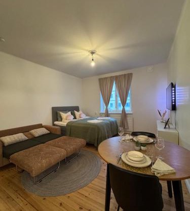 Your Chic Vibrant APT