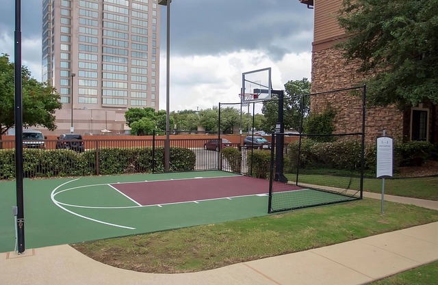Your Gateway to San Antonio's Charms! Large Accommodation with Full Kitchen!