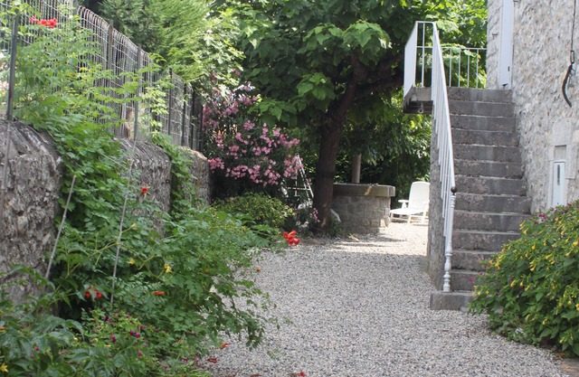 Your holidays in Southern Ardèche. Beautiful furnished 70 m2 in RUOMS for 6/7