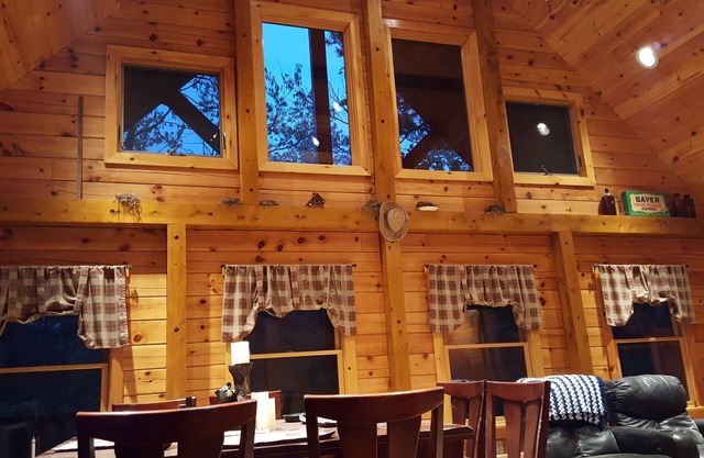 Your Perfect Mountain Getaway! Relax at "Lost and Found" Quiet Secluded Peaceful