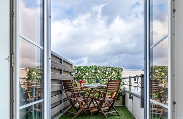 Your studio 5 minutes from Disneyland 🥰