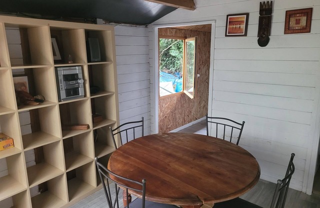 Yourte et Chalet Avec Piscine sur Terrain de 1000m2