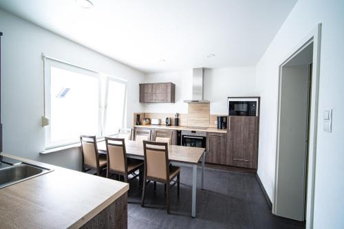 Zehnthof 2a Haus - 2 WE, 2 Küche, 2 Bad 4 SZ, 8 Bett